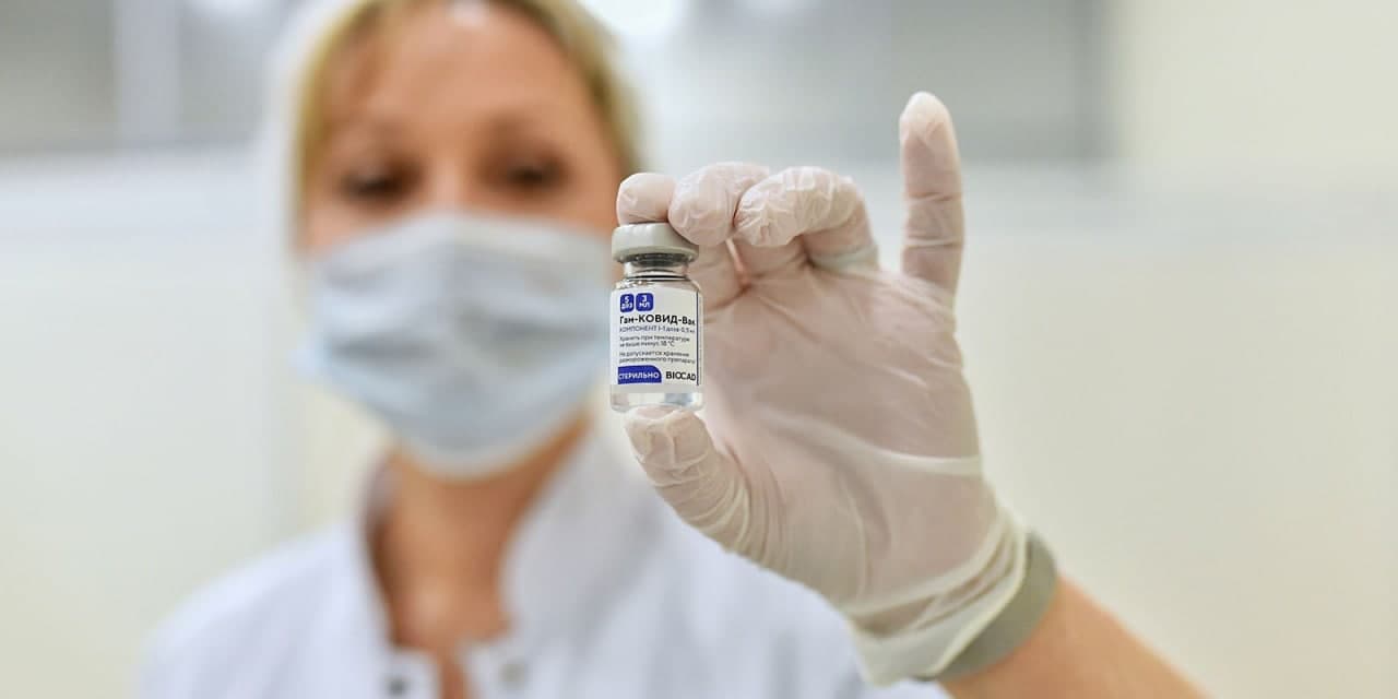 Главный Санитарный врач Москвы ввела обязательную вакцинацию в сфере услуг
